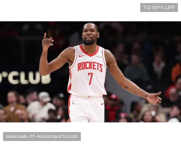 杜兰特底线翻身跳投命中，菲尼克斯稳住局面